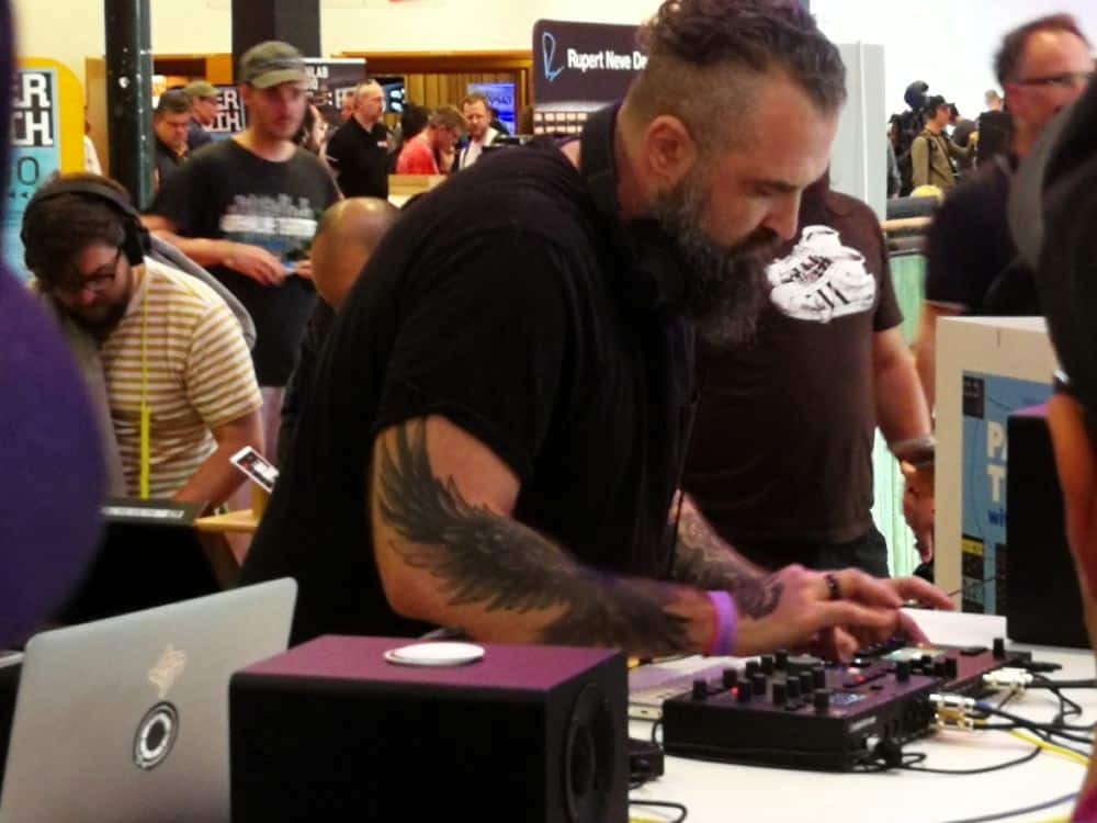 Oora Synthesizer